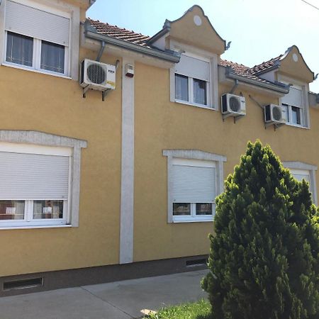 Vila De Lux Бела-Црква Экстерьер фото